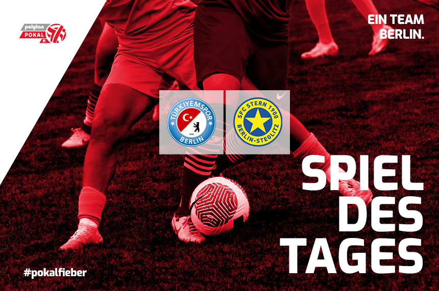Zwei Fußballspieler kämpfen um den Ball, Logos von Türkiyemspor Berlin und SFC Stern 1900, Text: Spiel des Tages.